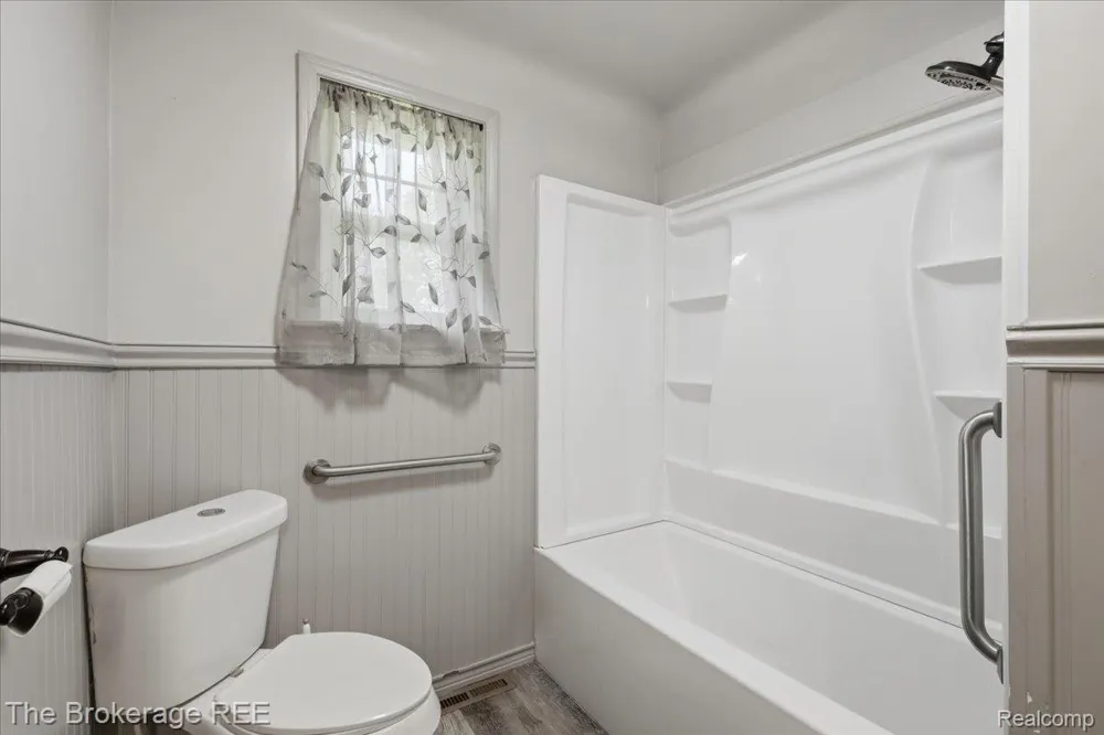 11973 E Brooks Road Venice Township, MI 48449