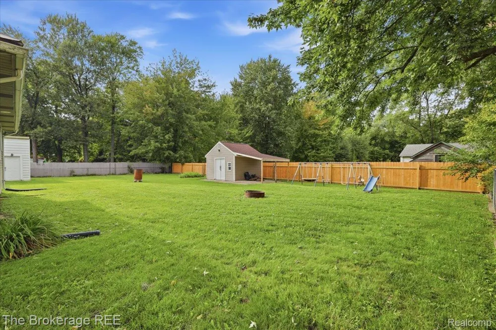 11973 E Brooks Road Venice Township, MI 48449