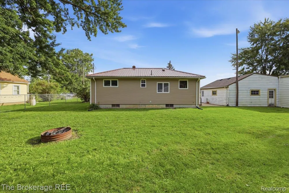 11973 E Brooks Road Venice Township, MI 48449