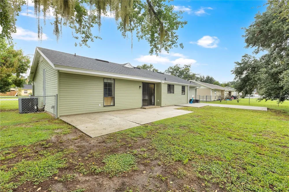2323 VIEW WAY Lakeland, FL 33810