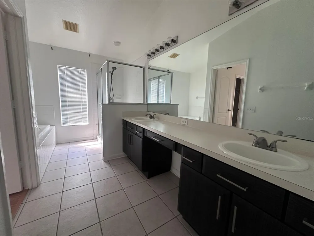 11551 MISTY ISLE LANE Riverview, FL 33579