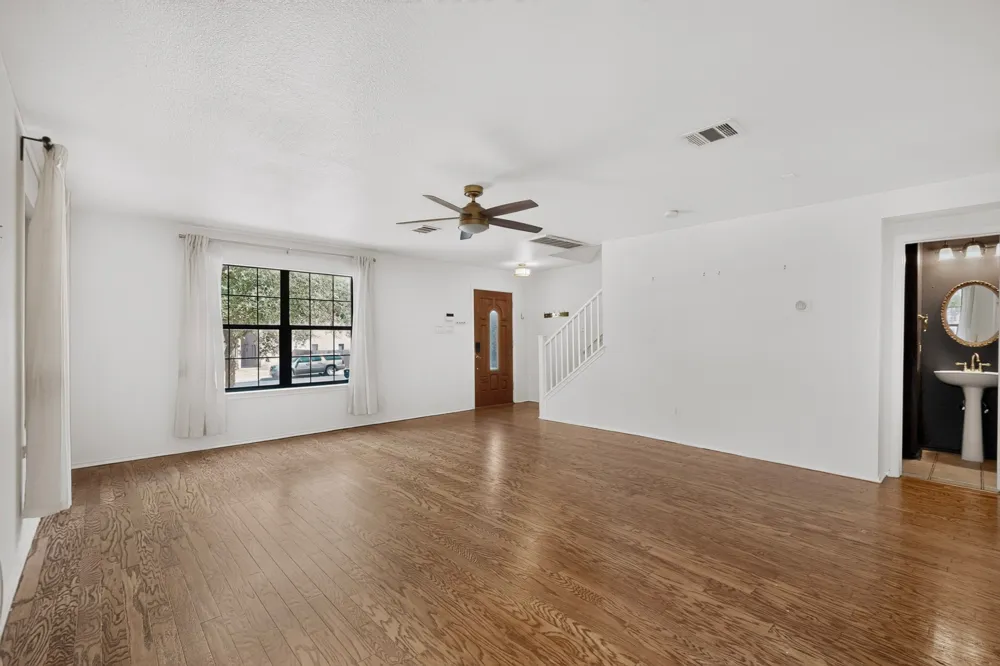 11517 Chatam Berry Lane Austin, TX 78748