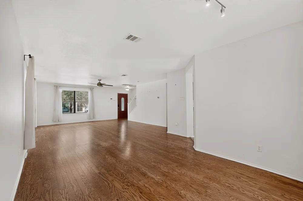 11517 Chatam Berry Lane Austin, TX 78748