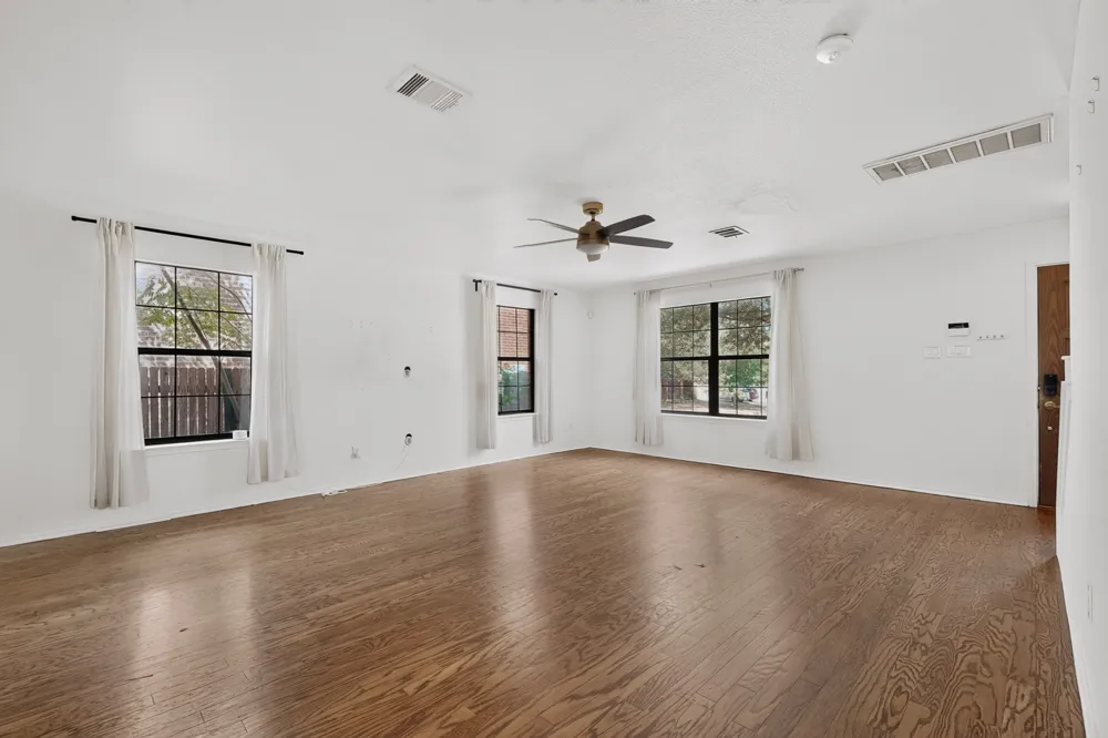 11517 Chatam Berry Lane Austin, TX 78748