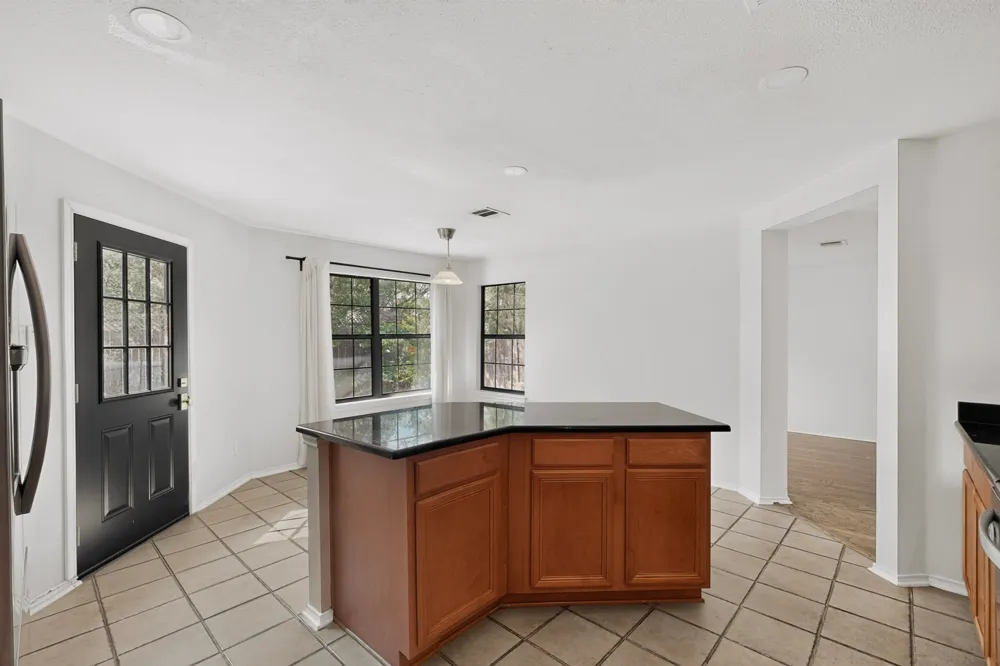 11517 Chatam Berry Lane Austin, TX 78748