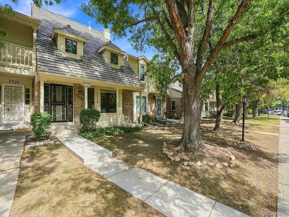 7712 S Cove Circle Centennial, CO 80122