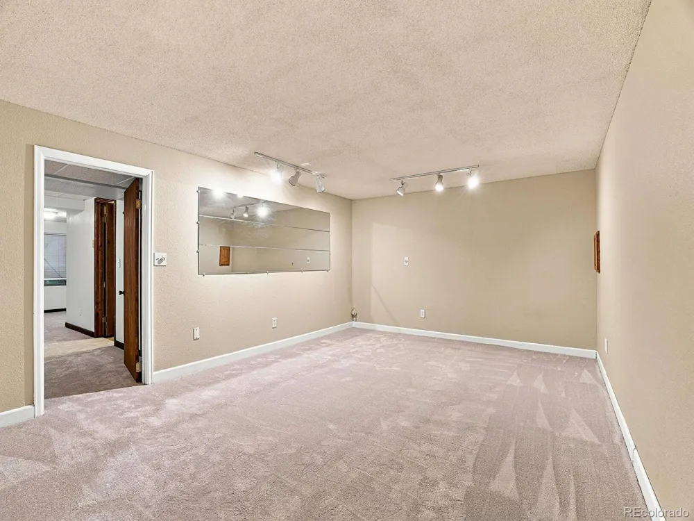7712 S Cove Circle Centennial, CO 80122