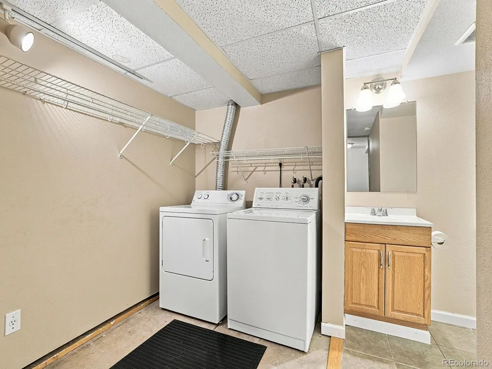 7712 S Cove Circle Centennial, CO 80122