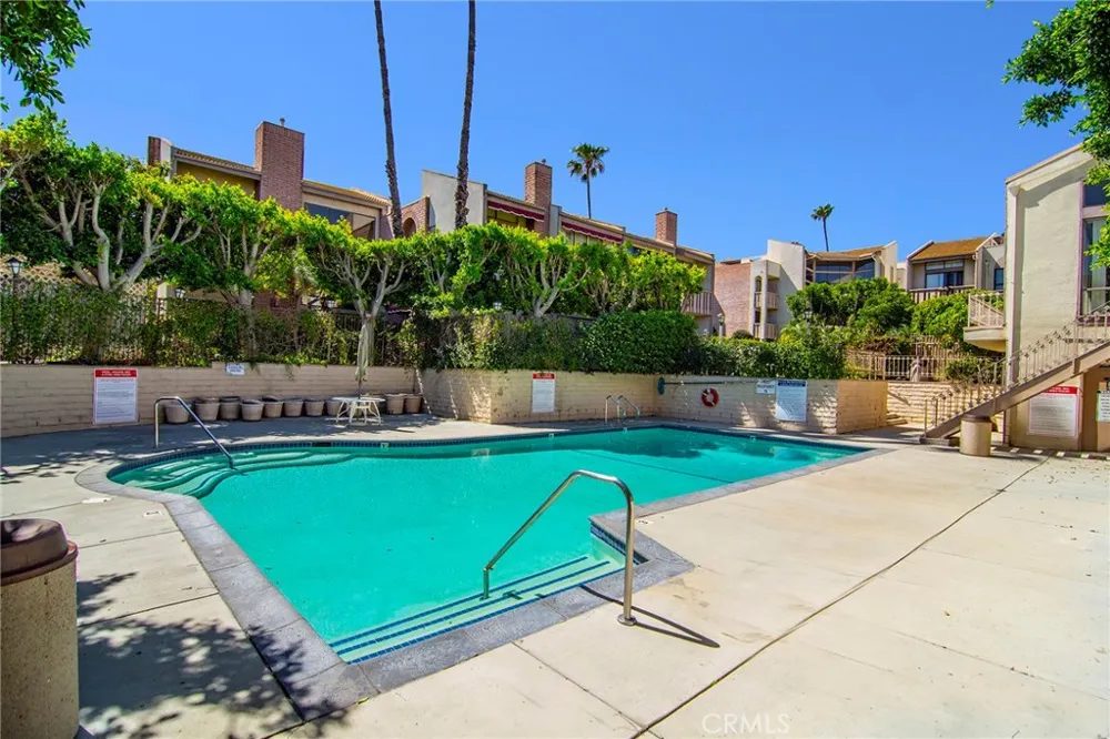 5216 Yarmouth Avenue #307 Encino, CA 91316