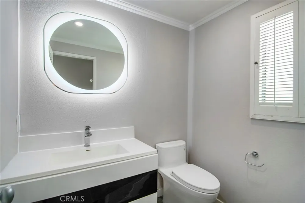 5216 Yarmouth Avenue #307 Encino, CA 91316
