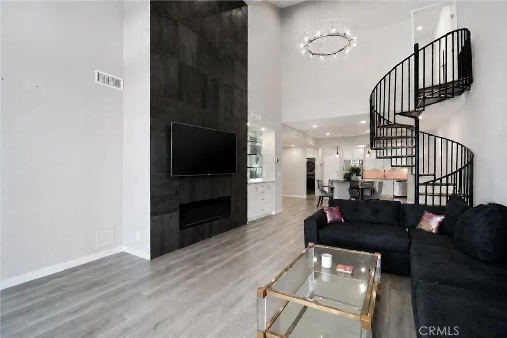 5216 Yarmouth Avenue #307 Encino, CA 91316
