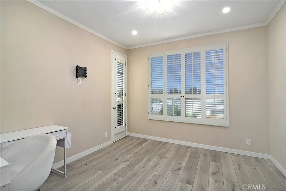 5216 Yarmouth Avenue #307 Encino, CA 91316