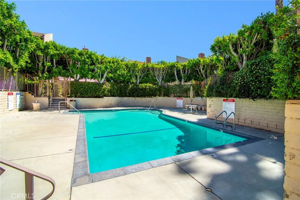 5216 Yarmouth Avenue #307 Encino, CA 91316