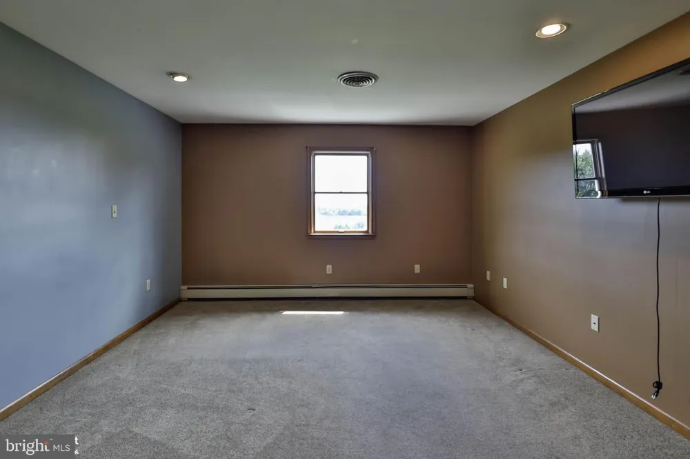 829 GEORGETOWN ROAD Nazareth, PA 18064