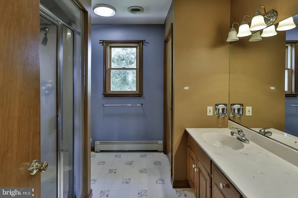 829 GEORGETOWN ROAD Nazareth, PA 18064