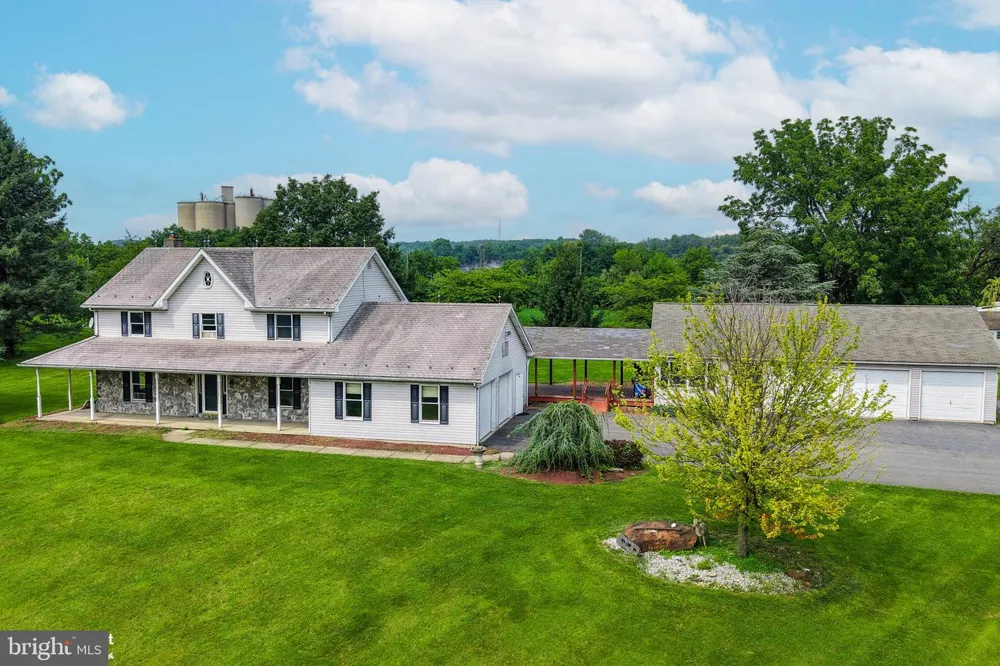 829 GEORGETOWN ROAD Nazareth, PA 18064