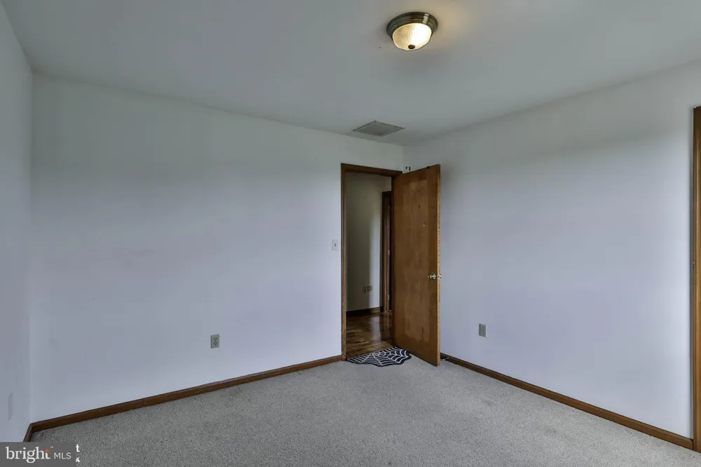 829 GEORGETOWN ROAD Nazareth, PA 18064