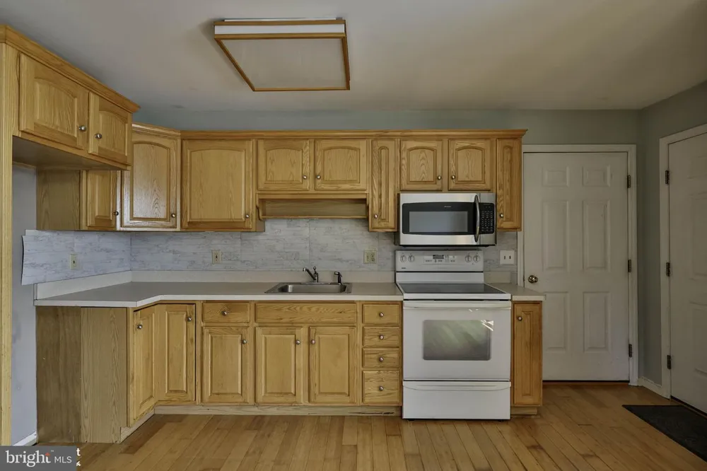 829 GEORGETOWN ROAD Nazareth, PA 18064