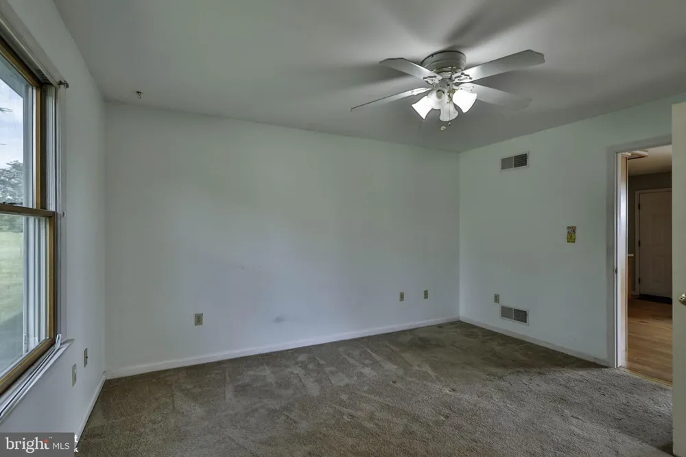829 GEORGETOWN ROAD Nazareth, PA 18064