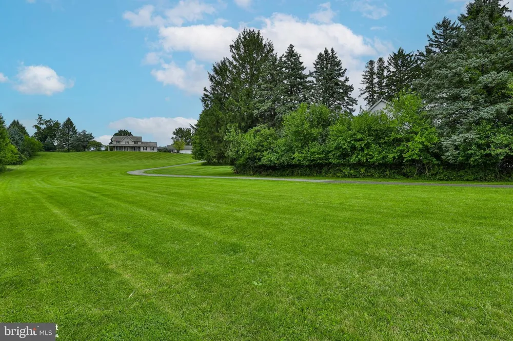 829 GEORGETOWN ROAD Nazareth, PA 18064