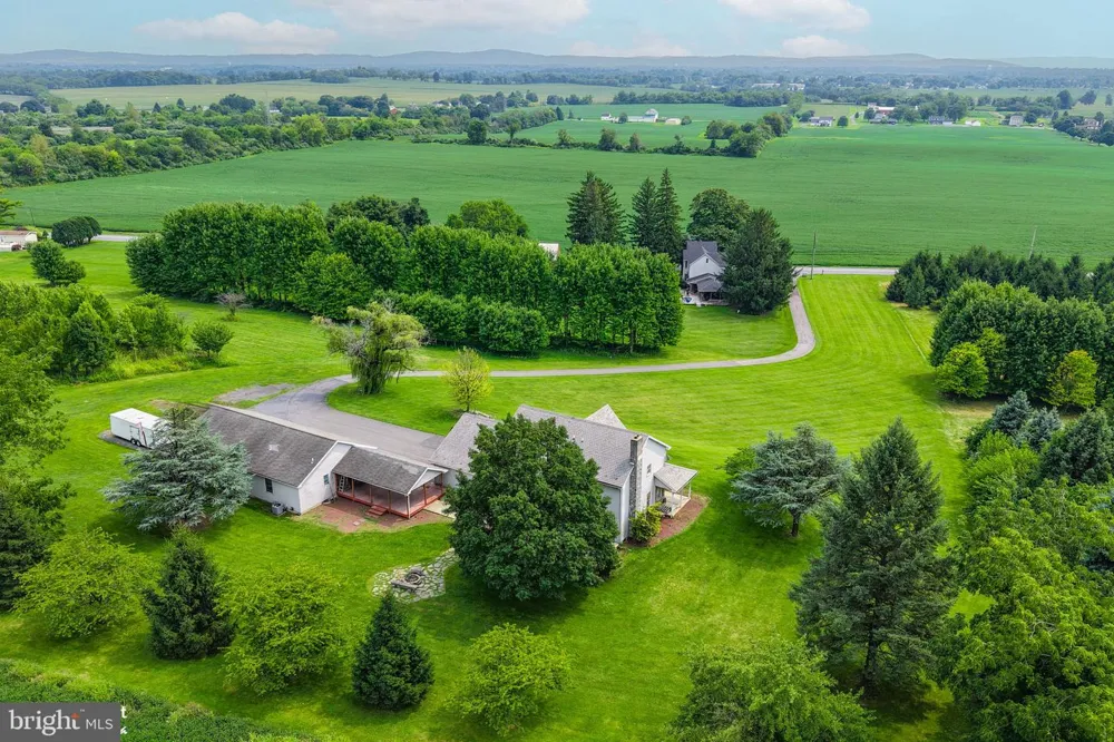 829 GEORGETOWN ROAD Nazareth, PA 18064