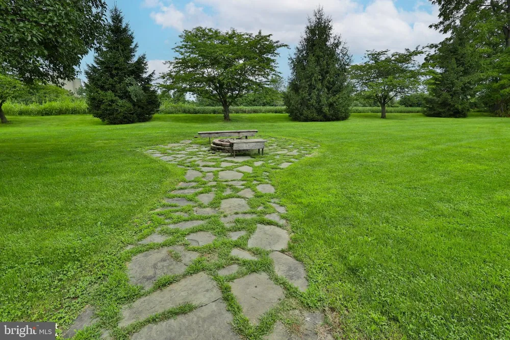 829 GEORGETOWN ROAD Nazareth, PA 18064