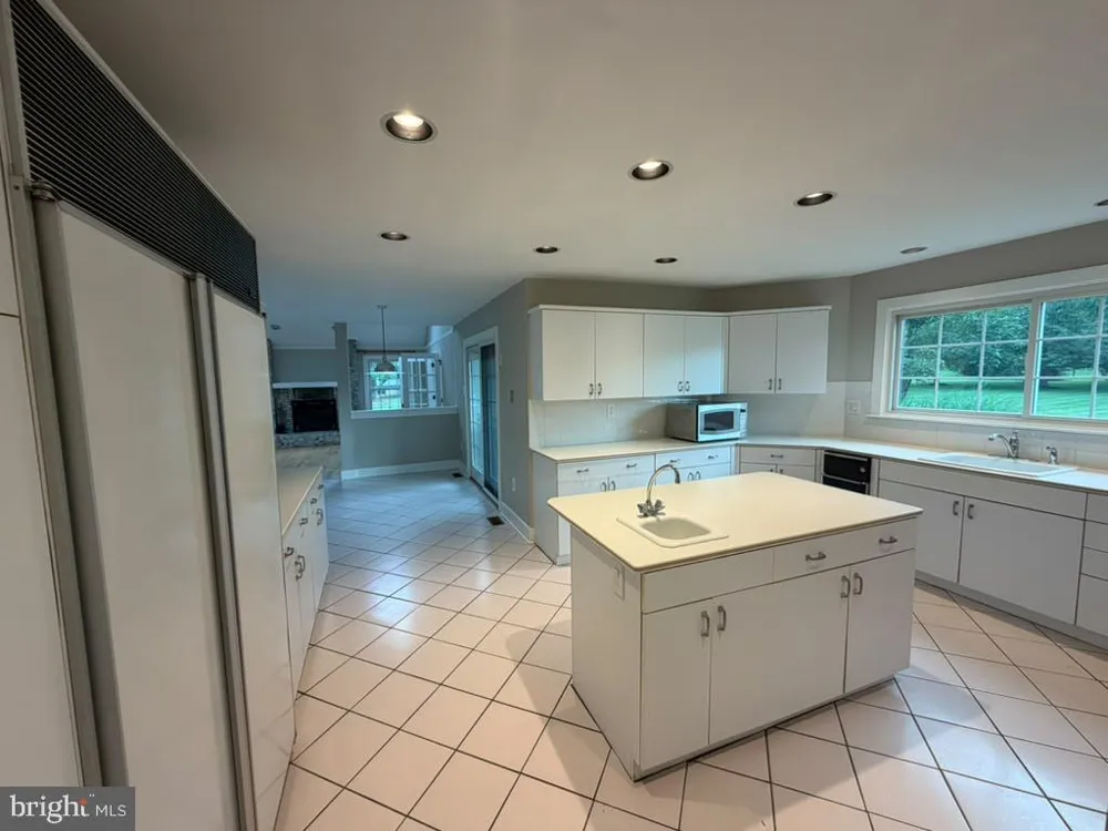 25 SANDTRAP CIRCLE Warminster, PA 18974