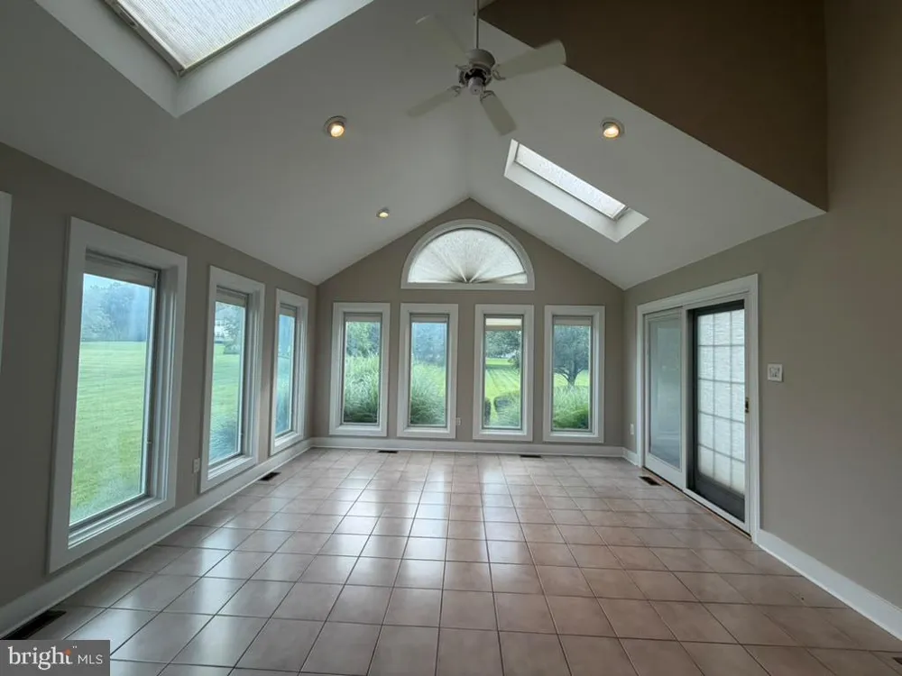 25 SANDTRAP CIRCLE Warminster, PA 18974