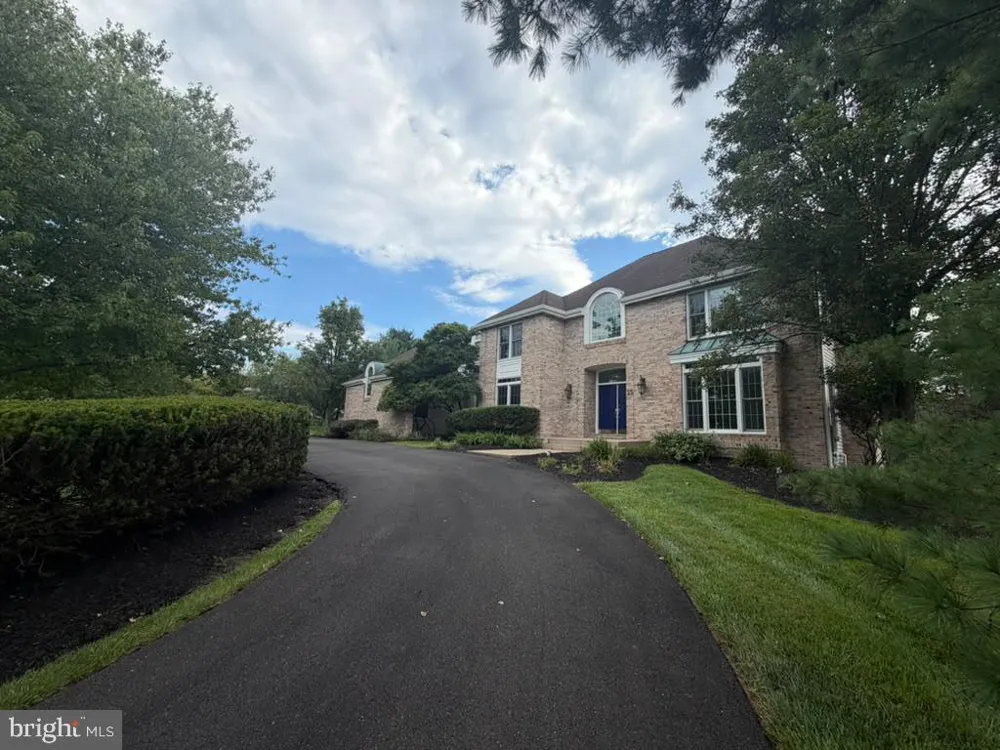 25 SANDTRAP CIRCLE Warminster, PA 18974