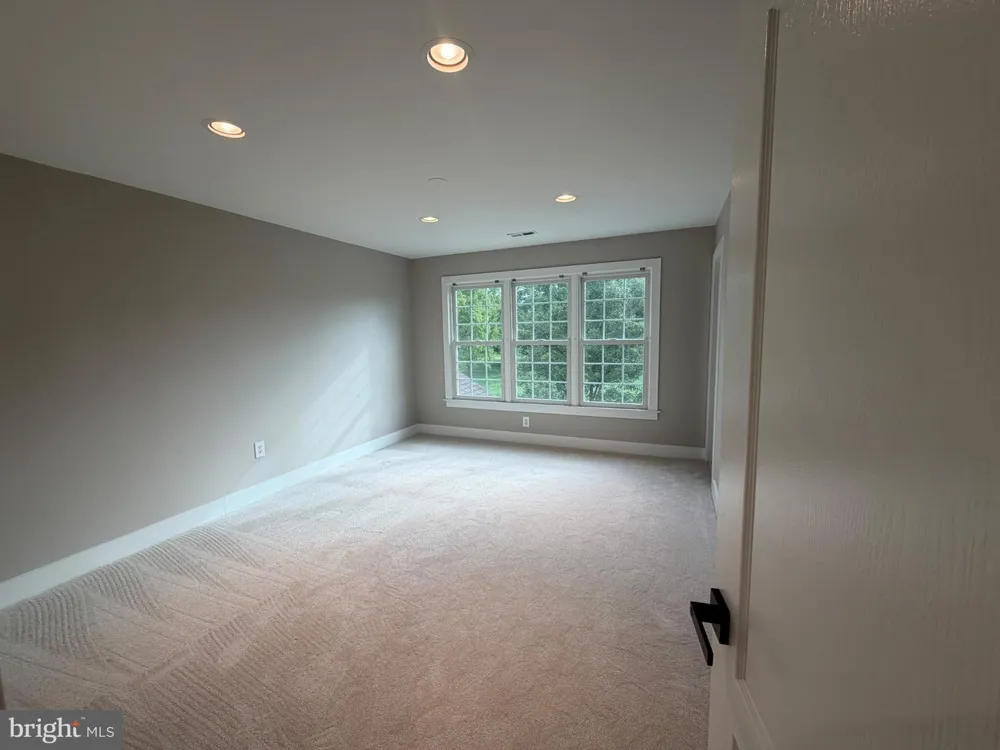 25 SANDTRAP CIRCLE Warminster, PA 18974