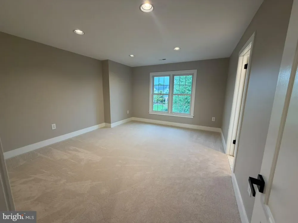 25 SANDTRAP CIRCLE Warminster, PA 18974