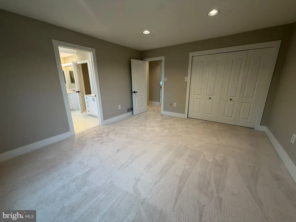 25 SANDTRAP CIRCLE Warminster, PA 18974