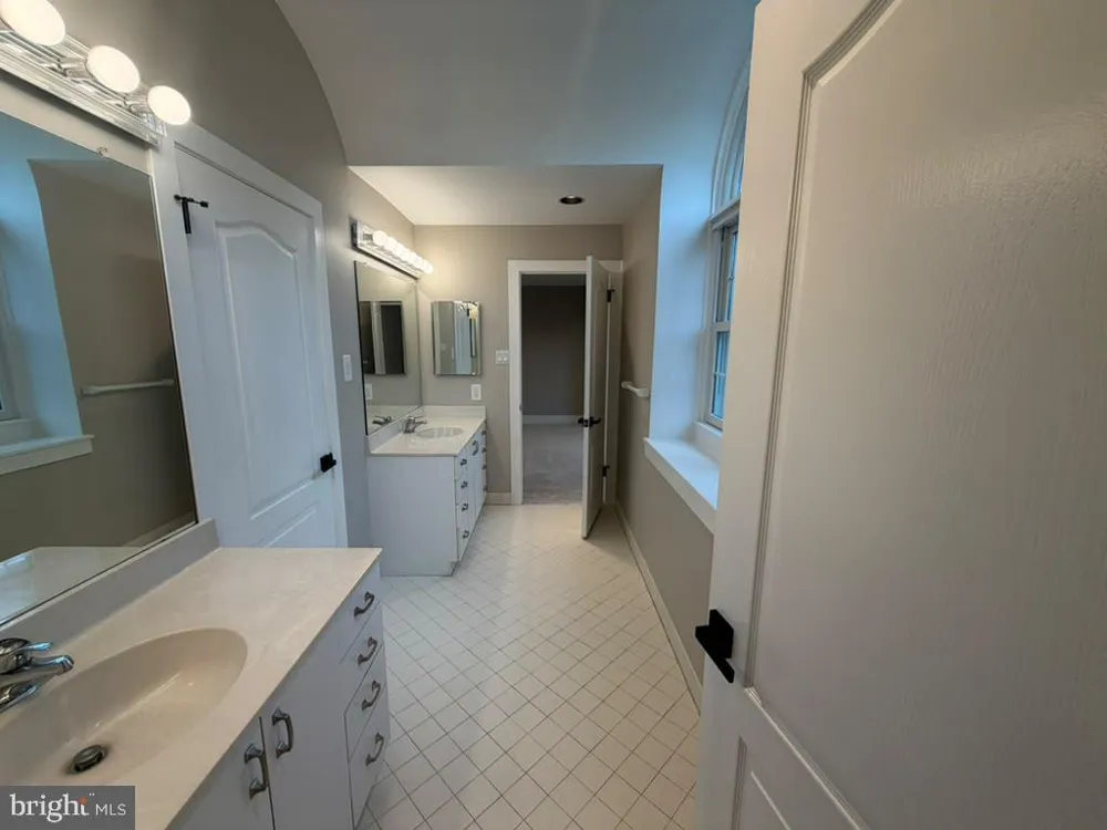 25 SANDTRAP CIRCLE Warminster, PA 18974