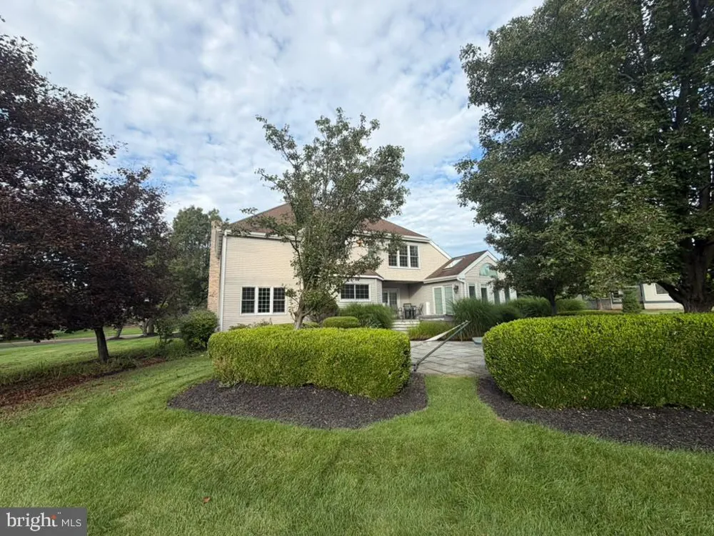 25 SANDTRAP CIRCLE Warminster, PA 18974