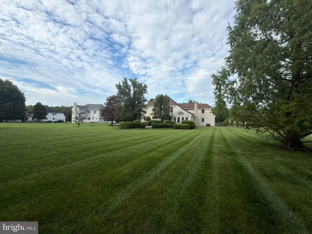 25 SANDTRAP CIRCLE Warminster, PA 18974