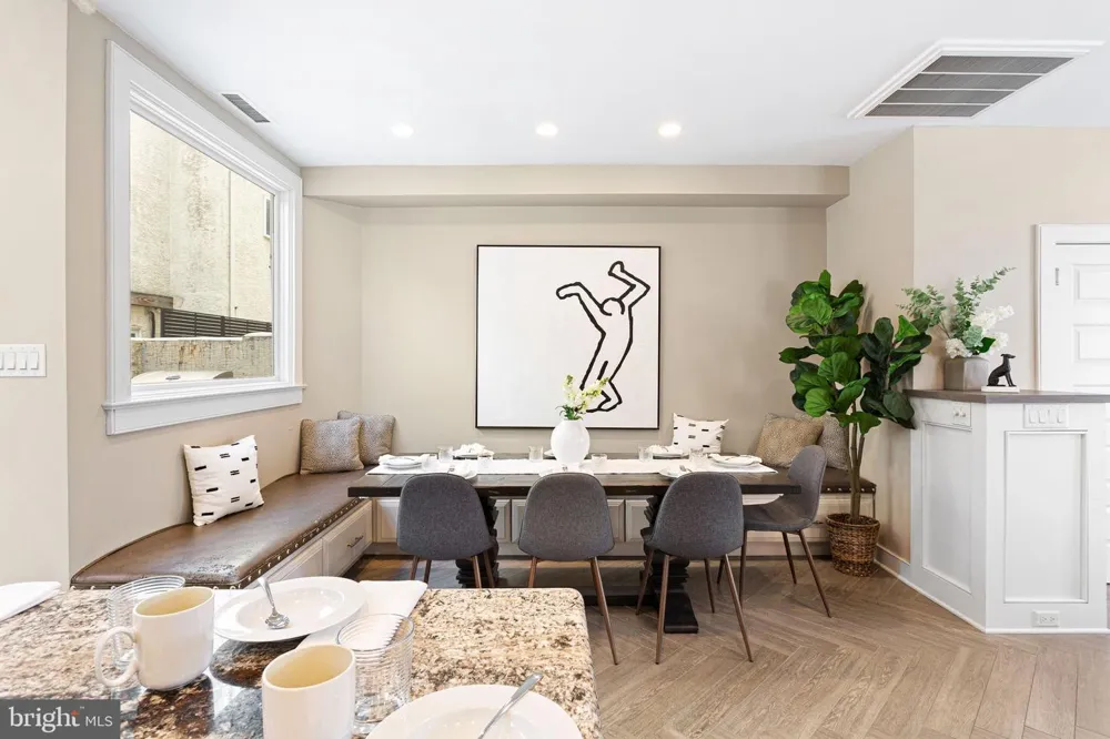 212 S 24TH STREET #2406 Philadelphia, PA 19103