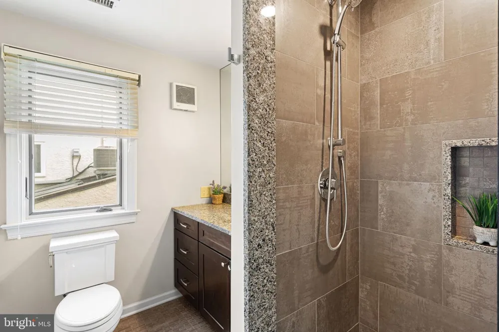 212 S 24TH STREET #2406 Philadelphia, PA 19103