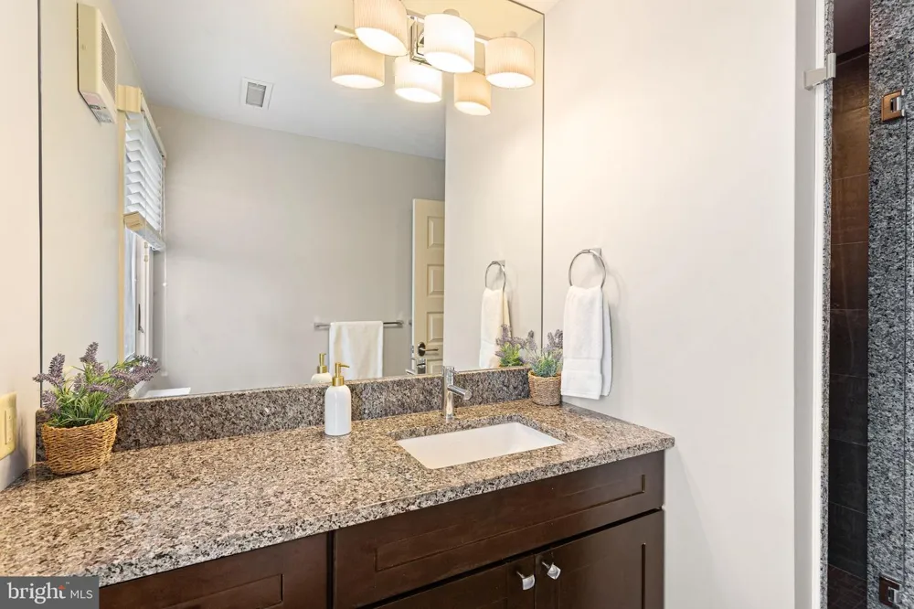 212 S 24TH STREET #2406 Philadelphia, PA 19103