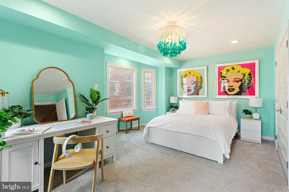 212 S 24TH STREET #2406 Philadelphia, PA 19103