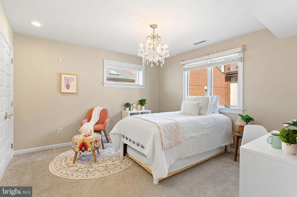 212 S 24TH STREET #2406 Philadelphia, PA 19103