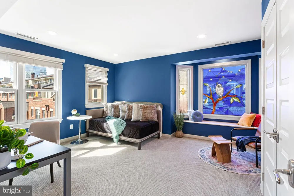 212 S 24TH STREET #2406 Philadelphia, PA 19103