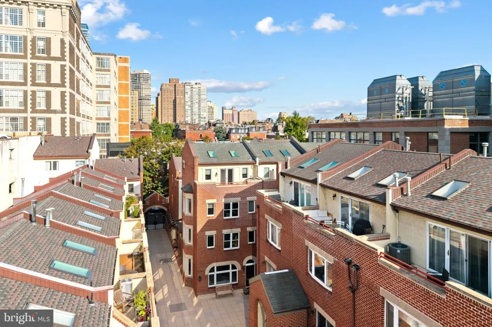 212 S 24TH STREET #2406 Philadelphia, PA 19103