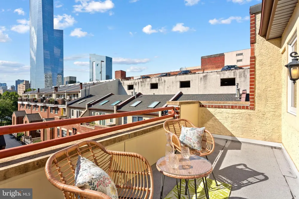 212 S 24TH STREET #2406 Philadelphia, PA 19103