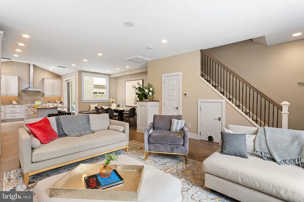 212 S 24TH STREET #2406 Philadelphia, PA 19103