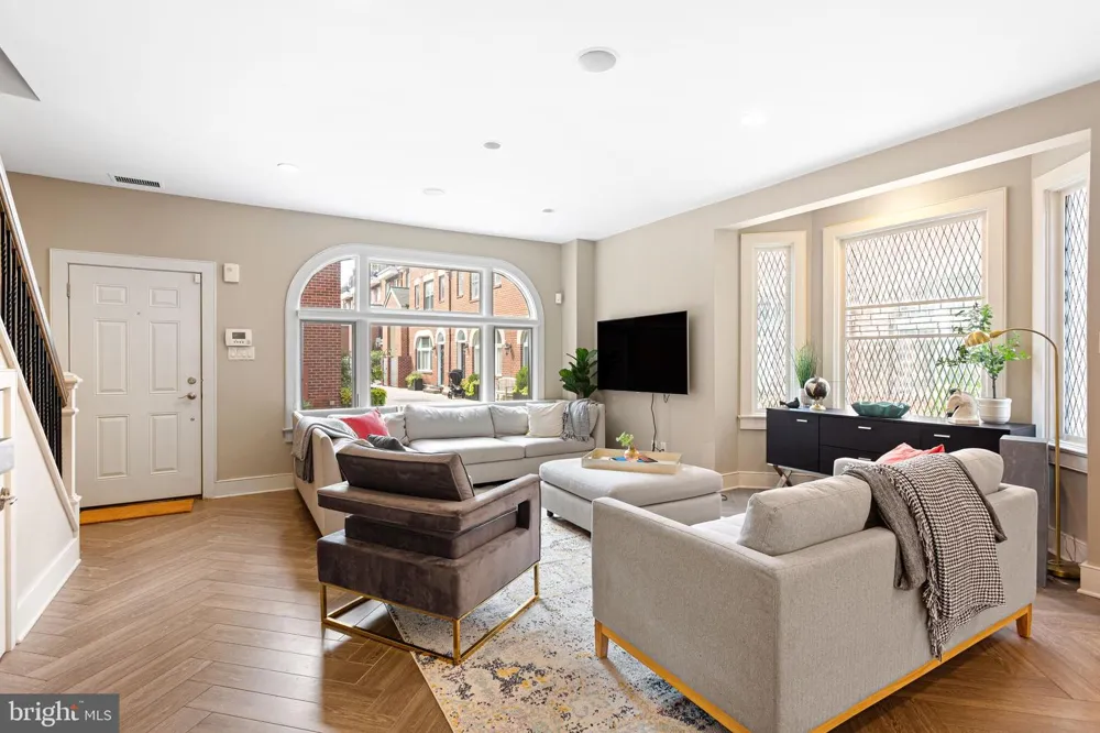 212 S 24TH STREET #2406 Philadelphia, PA 19103