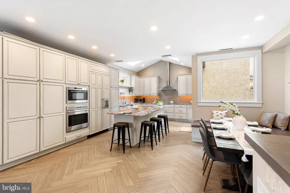 212 S 24TH STREET #2406 Philadelphia, PA 19103