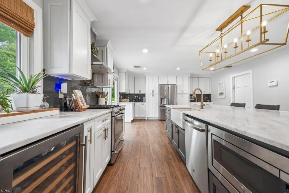 41 Carlos Dr Fairfield, NJ 07004