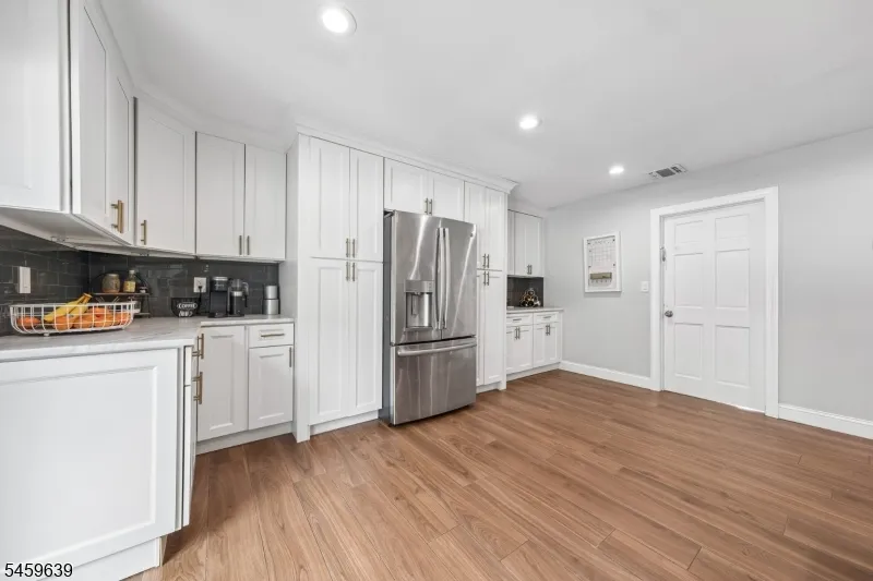 41 Carlos Dr Fairfield, NJ 07004