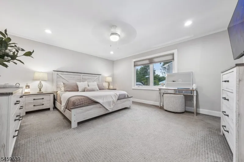 41 Carlos Dr Fairfield, NJ 07004