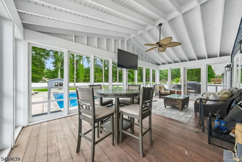 41 Carlos Dr Fairfield, NJ 07004